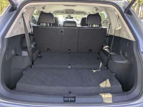 Used 2024 Volkswagen Tiguan SE FWD image 12