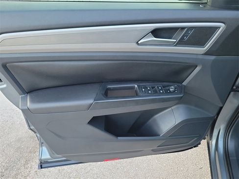 Used 2019 Volkswagen Atlas SE image 14