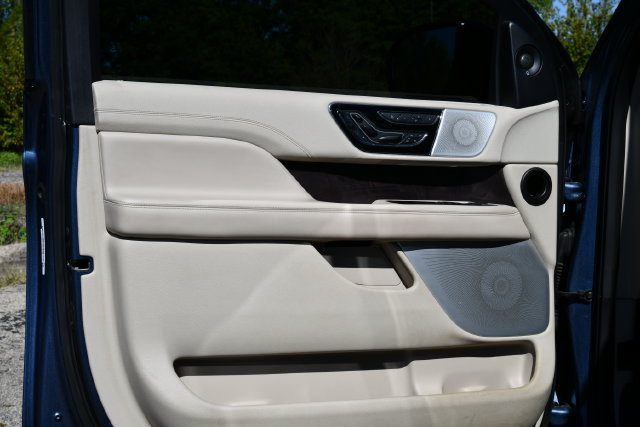 Used 2019 Lincoln Navigator Reserve AWD/4WD image 14