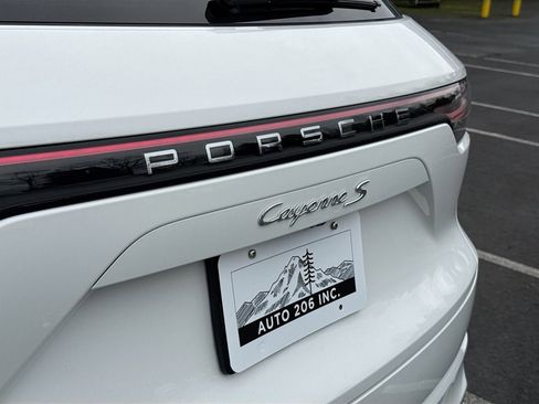 Used 2019 Porsche Cayenne S image 40