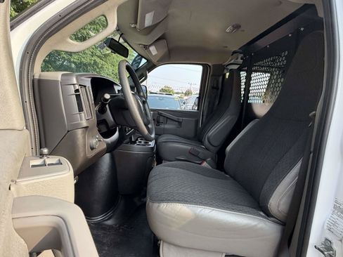 Used 2024 Chevrolet Express 2500 w/ Driver Convenience Package RWD image 14