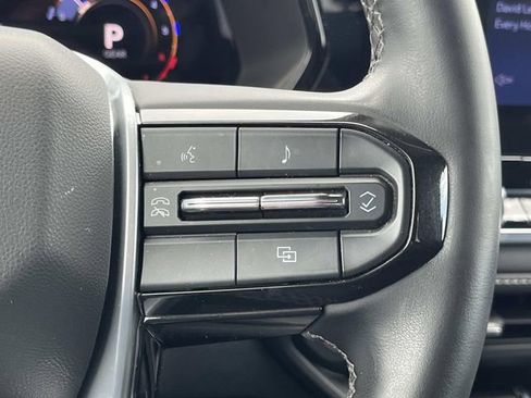 Used 2025 Chevrolet Colorado LT AWD/4WD image 26