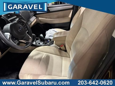 Used 2019 Subaru Outback 2.5i Premium AWD/4WD image 1