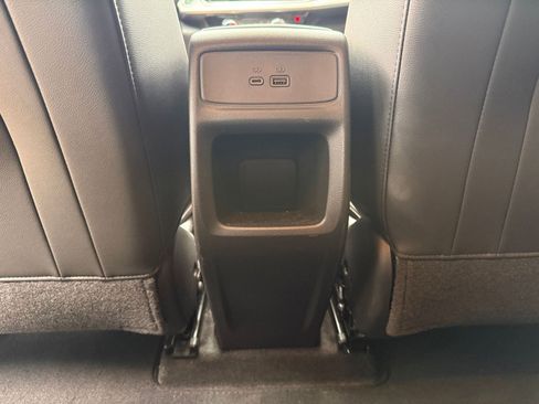 Used 2025 Chevrolet Trax LT w/ LT Convenience Package FWD image 23