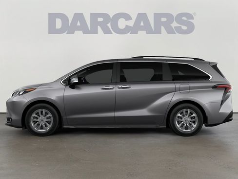 New 2026 Toyota Sienna XLE FWD image 11