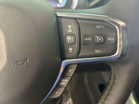 Used 2025 RAM 2500 Laramie AWD/4WD image 47