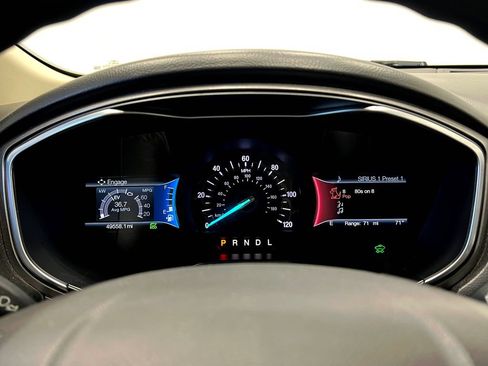 Used 2019 Ford Fusion SE FWD image 24