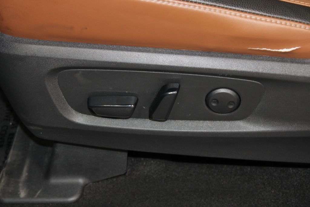 Used 2023 Nissan Pathfinder Platinum AWD/4WD image 34