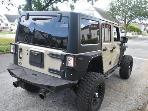 Used 2018 Jeep Wrangler Unlimited Sport S image 5