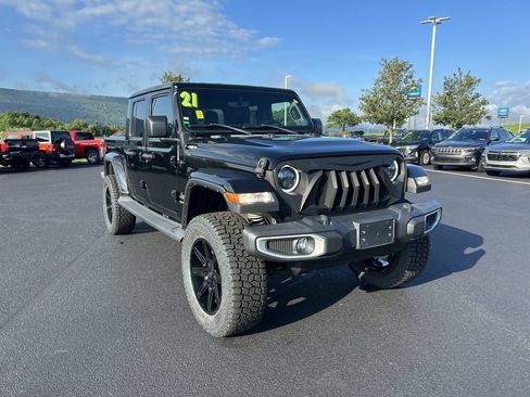 Used 2021 Jeep Gladiator Overland w/ Popular Equipment Package AWD/4WD image 1