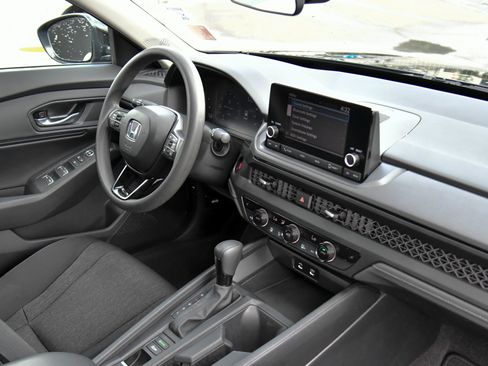 Used 2025 Honda Accord SE image 41