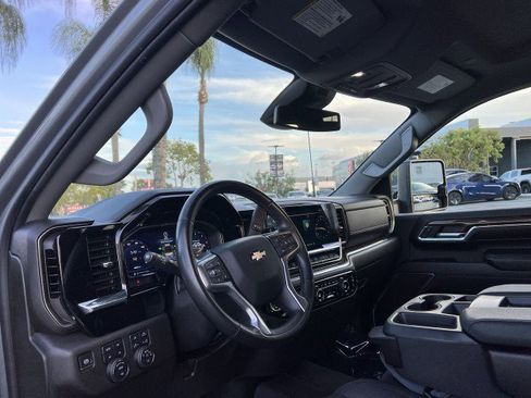 Used 2024 Chevrolet Silverado 3500 LT w/ Convenience Package image 10