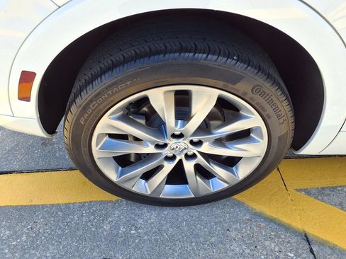 Used 2022 Buick Envision Avenir w/ Technology Package II FWD image 7