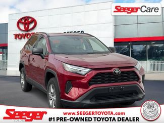 Used 2025 Toyota RAV4 LE video 1