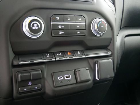 New 2025 GMC Sierra 3500 Pro image 18