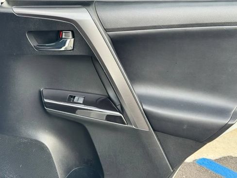 Used 2016 Toyota RAV4 SE AWD/4WD image 29