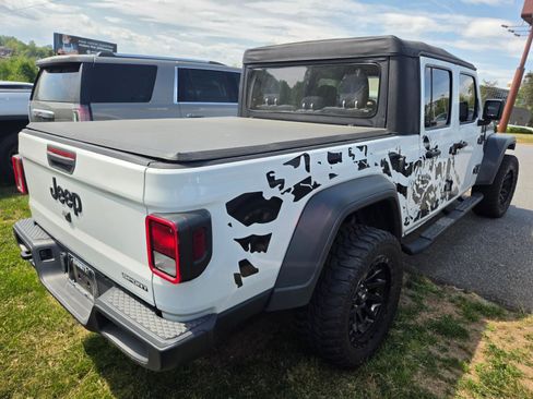 Used 2020 Jeep Gladiator Sport image 8