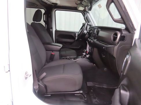 Used 2022 Jeep Gladiator Sport AWD/4WD image 25