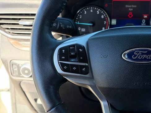 Used 2022 Ford Explorer Limited w/ Limited Technology Package image 16