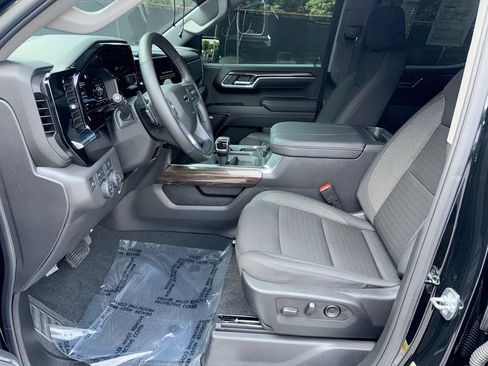 Used 2025 Chevrolet Silverado 1500 LT Trail Boss w/ Convenience Package II AWD/4WD image 13