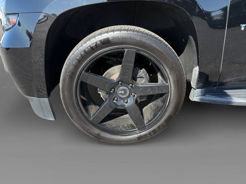 Used 2019 Chevrolet Tahoe LT w/ Luxury Package image 9