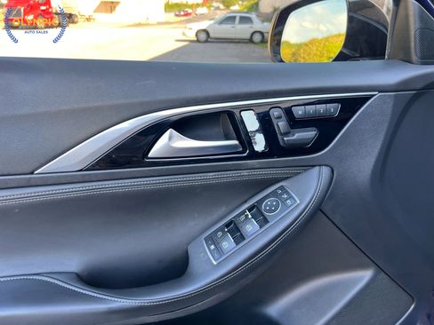 Used 2018 INFINITI QX30 AWD w/ Cargo Package image 36