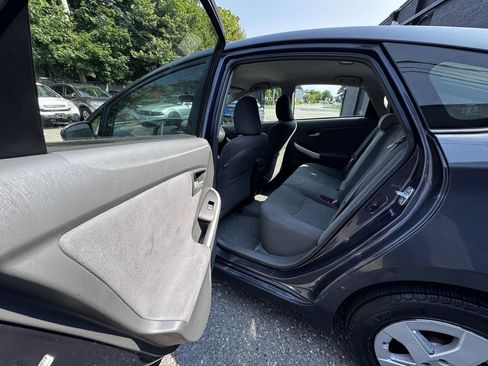 Used 2010 Toyota Prius Three FWD image 12