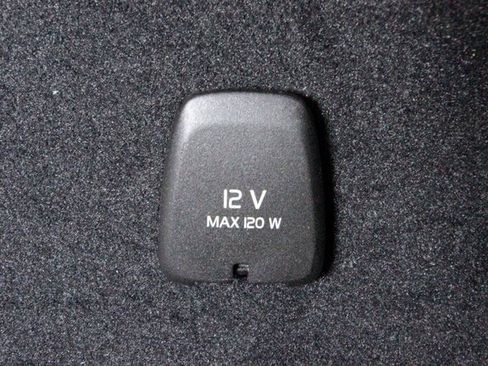 Certified 2024 Volvo XC90 T8 Ultimate w/ Protection Package Premier image 36