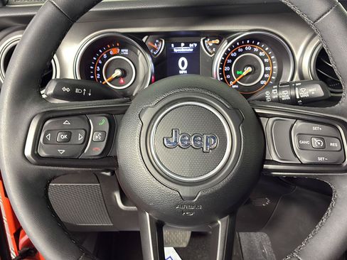 Used 2023 Jeep Wrangler Sport AWD/4WD image 39