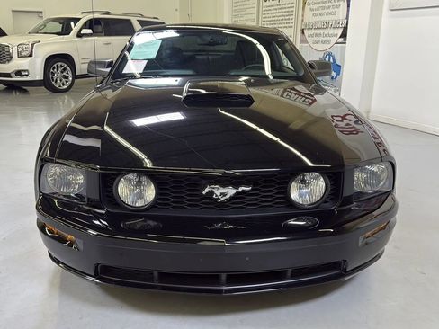 Used 2007 Ford Mustang GT image 3