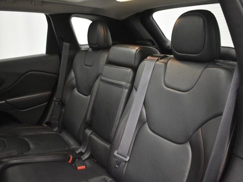 Certified 2016 Jeep Cherokee Trailhawk w/ Comfort/Convenience Group image 32