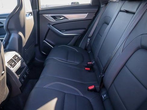 Used 2024 Jaguar F-PACE R-Dynamic S image 35