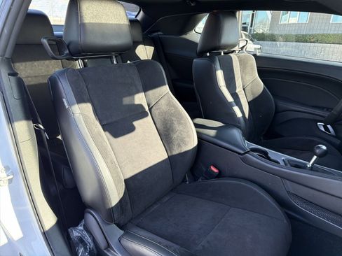 Used 2022 Dodge Challenger R/T w/ Plus Package image 34