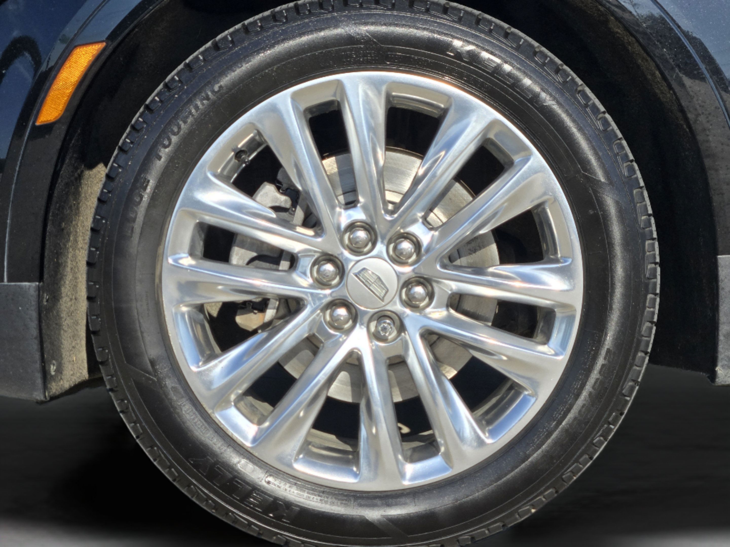 Used 2017 Cadillac XT5 Platinum AWD/4WD image 38