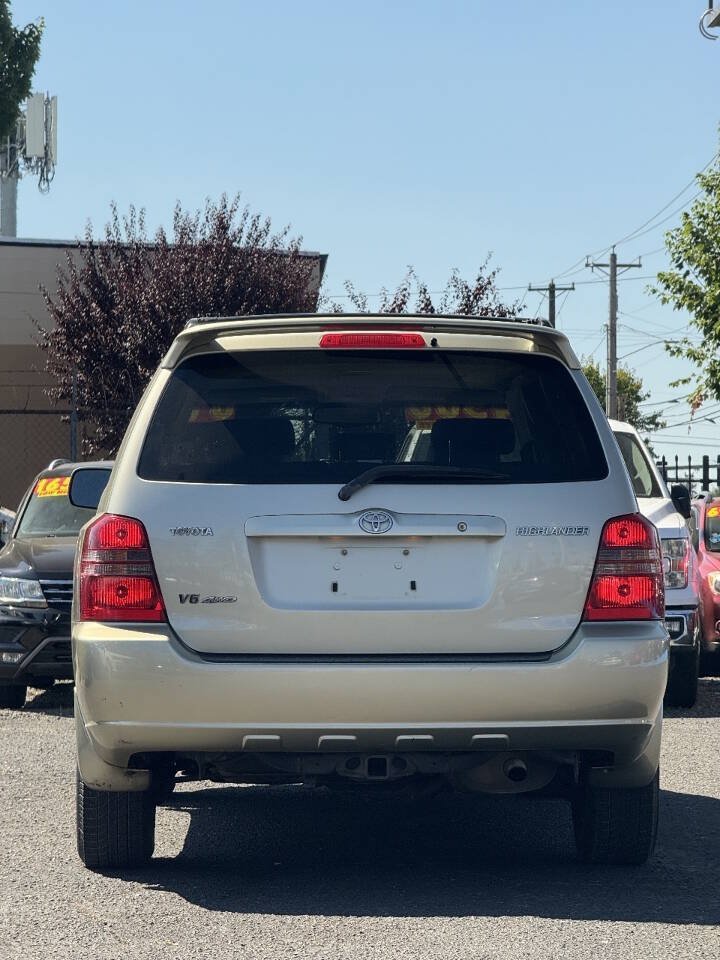 Used 2001 Toyota Highlander 4WD V6 w/ Limited Pkg image 3