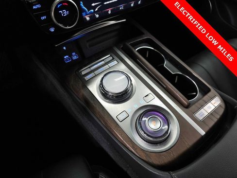 Used 2024 Genesis G80 image 34