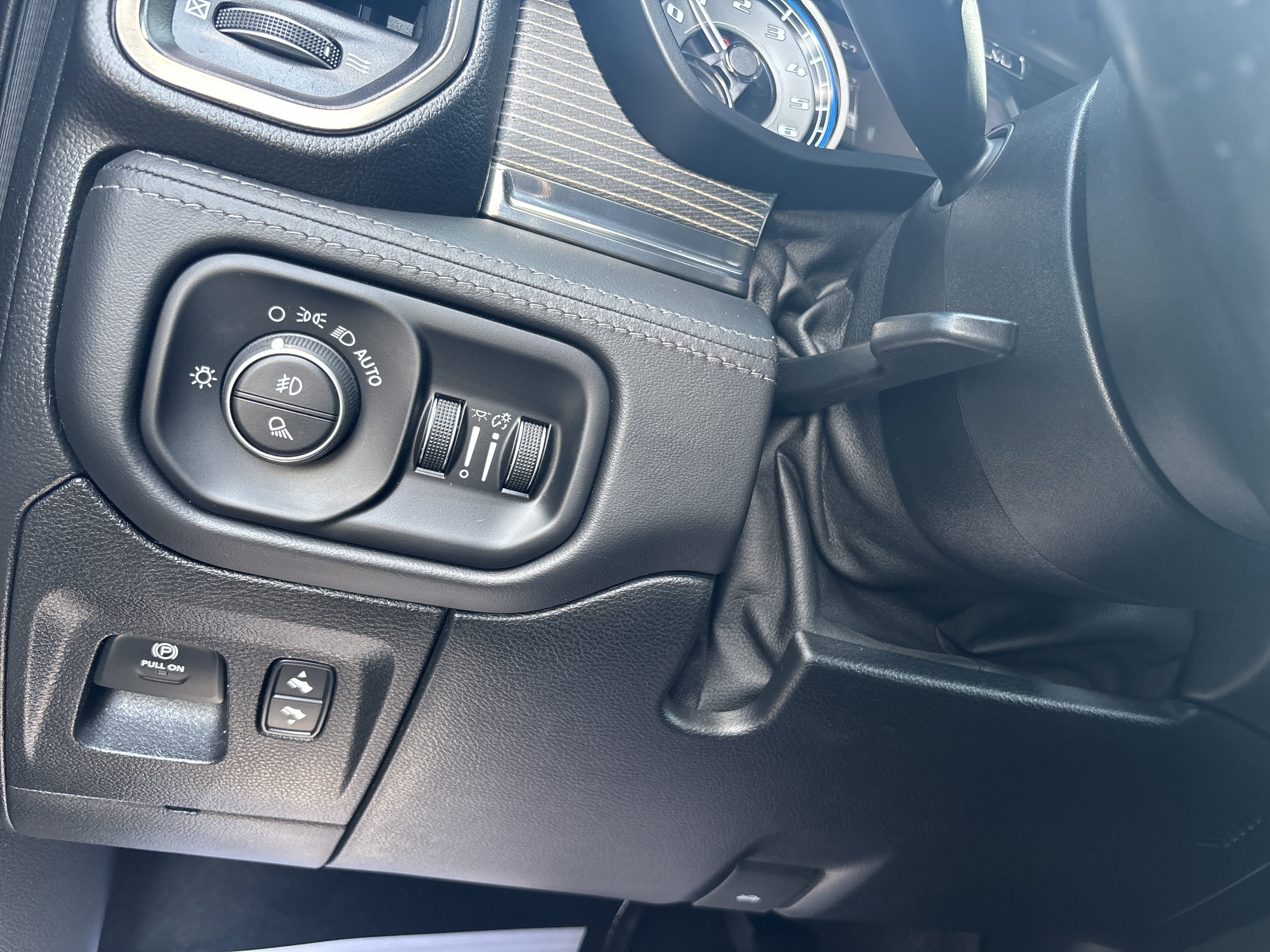 Used 2020 RAM 1500 Limited AWD/4WD image 18