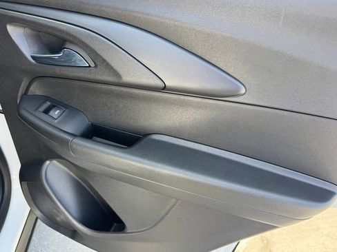 Used 2025 Chevrolet TrailBlazer LT FWD image 11