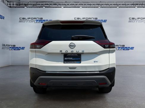 Used 2023 Nissan Rogue SV image 6