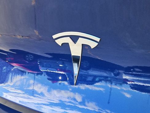 Used 2023 Tesla Model Y Long Range AWD/4WD image 25