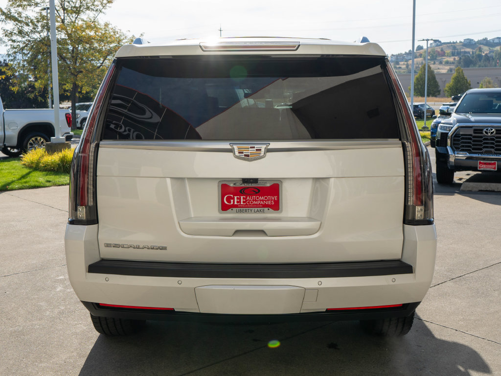 Used 2019 Cadillac Escalade Platinum AWD/4WD image 6