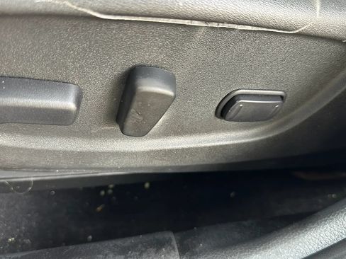 Used 2015 Nissan Rogue SV w/ SV Moonroof Package AWD/4WD image 8