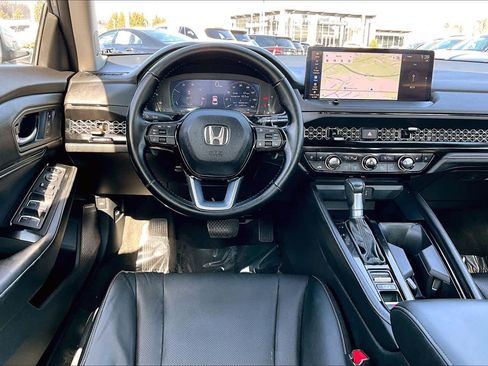 Used 2023 Honda Accord Touring image 6