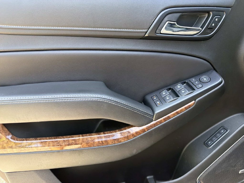 Used 2019 Chevrolet Suburban Premier RWD image 14