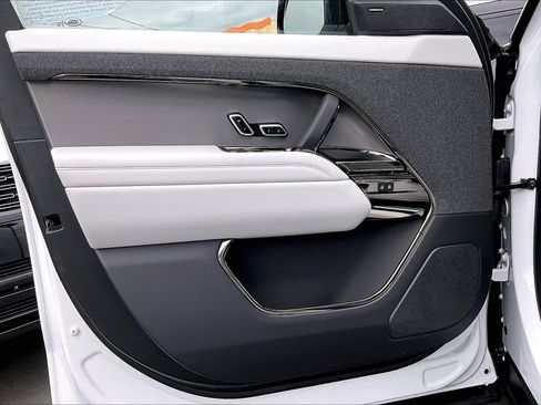 New 2026 Land Rover Range Rover Sport SE AWD/4WD image 12