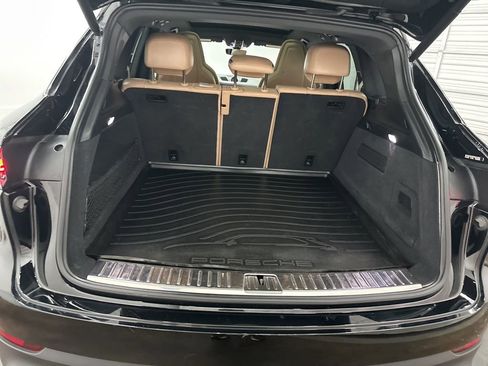 Used 2023 Porsche Cayenne image 25