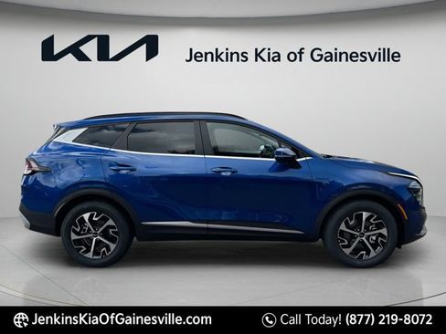 Used 2025 Kia Sportage EX w/ Premium Package FWD image 2