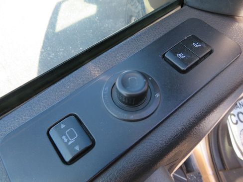Used 2011 Ford F250 Lariat w/ Lariat Interior Pkg AWD/4WD image 14