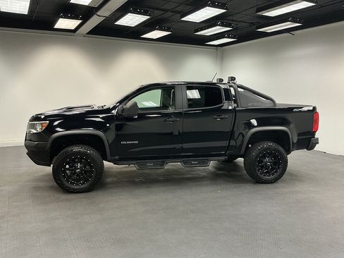 Used 2019 Chevrolet Colorado ZR2 w/ ZR2 Midnight Special Edition AWD/4WD image 2