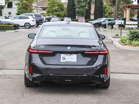 Used 2025 BMW i5 M60 image 5